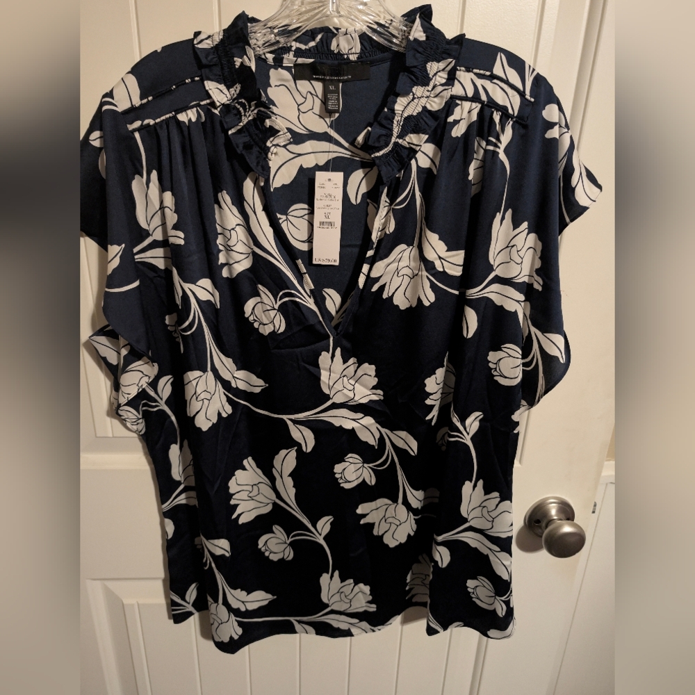Blue& White Flutter Sleeve Ruffled Blouse Short sleeve White House Black Market